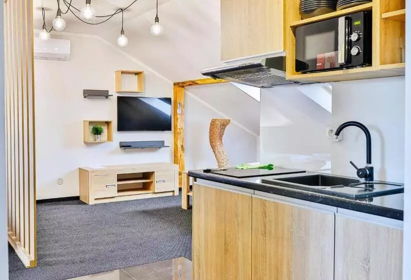 Aamiaismajoitus (B&B) Targowa37 Uniejow