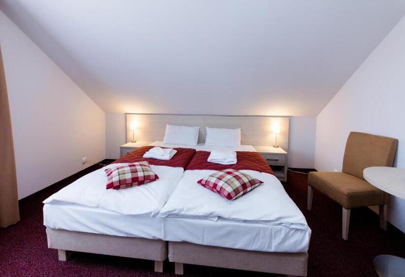 تختخواب و صبحانه Villa Obis