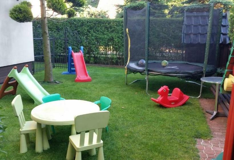 Aamiaismajoitus (B&B) Villa Pod Dębem