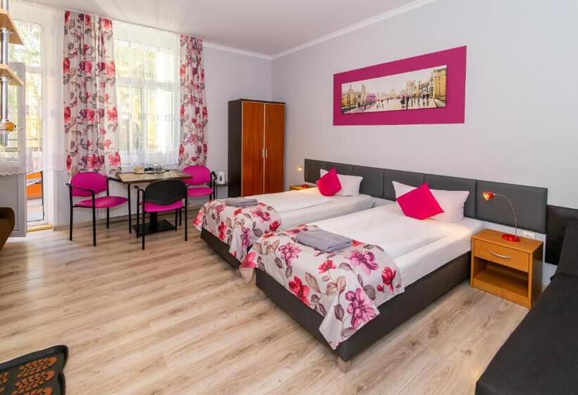 مبيت وإفطار Willa Diament