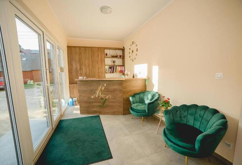 住宿加早餐  Willa Mirella