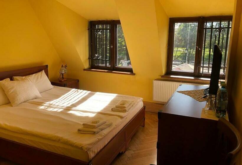 호텔 Dworek Cieszyński