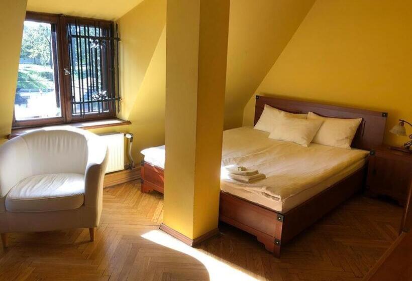 호텔 Dworek Cieszyński