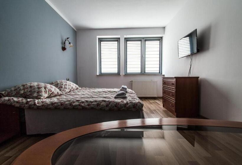 모텔 Noclegi Na Granicy