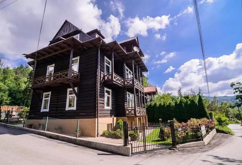 Majatalo Willa Halina