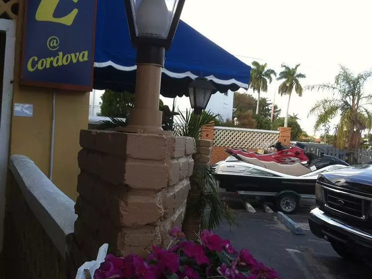 Nocleg ze śniadaniem Bridge At Cordova