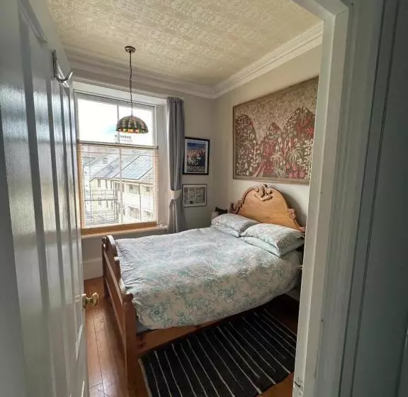 تختخواب و صبحانه Fitz House