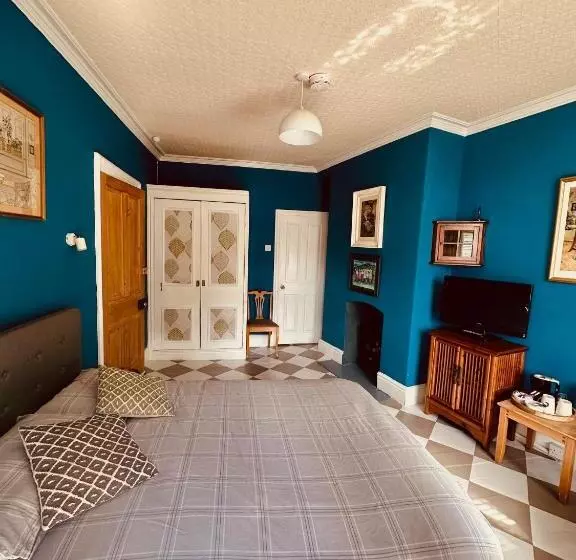 تختخواب و صبحانه Fitz House