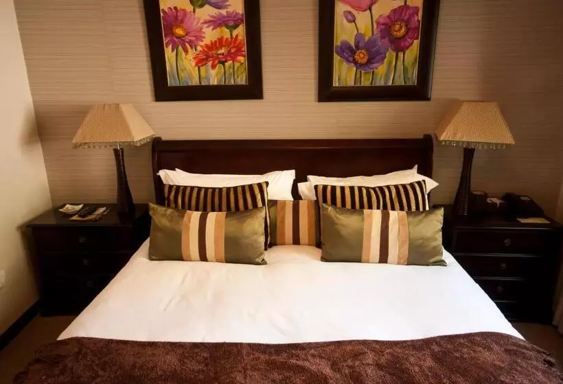 تختخواب و صبحانه Lourie Lodge