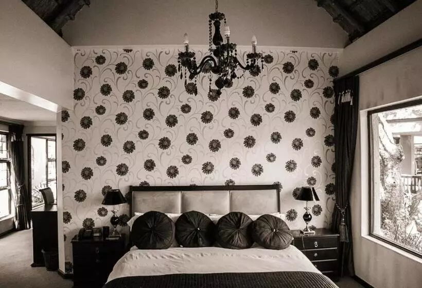 تختخواب و صبحانه Lourie Lodge