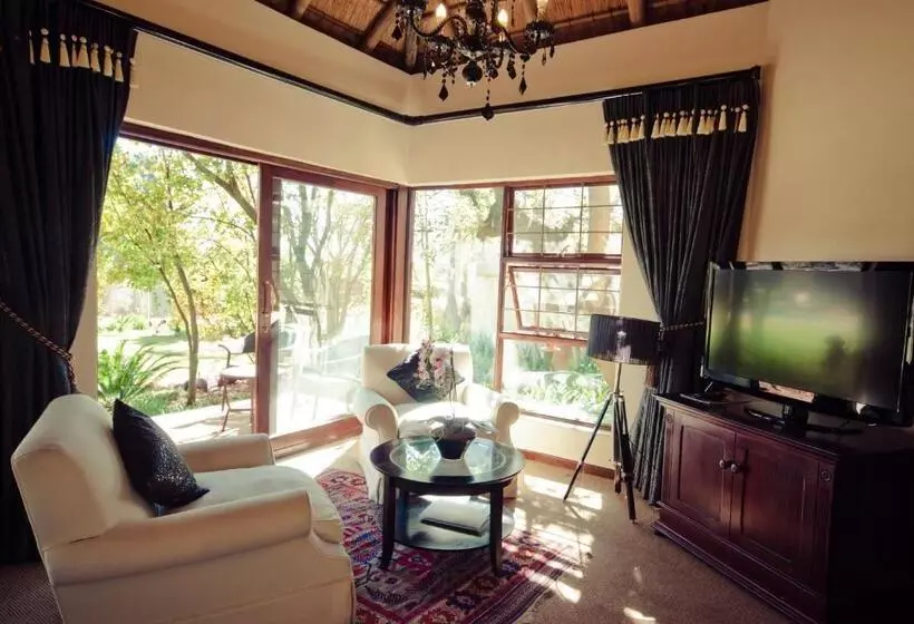 تختخواب و صبحانه Lourie Lodge