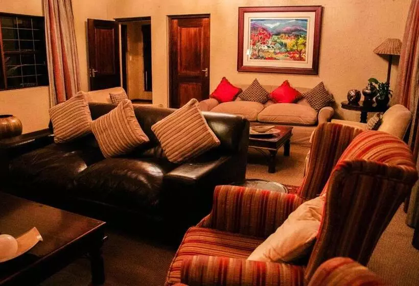 تختخواب و صبحانه Lourie Lodge