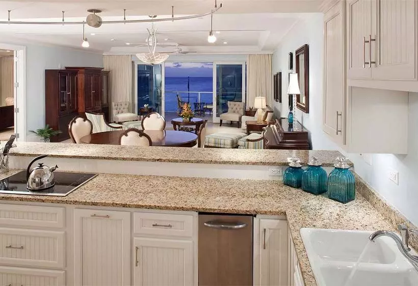 هتل Caribbean Club