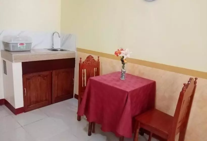 호텔 Lucky Garden Inn