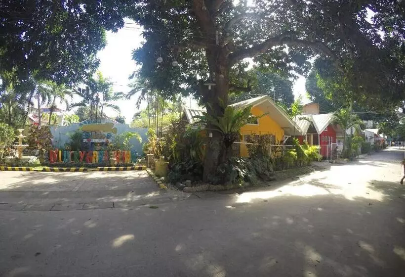 호텔 Lucky Garden Inn