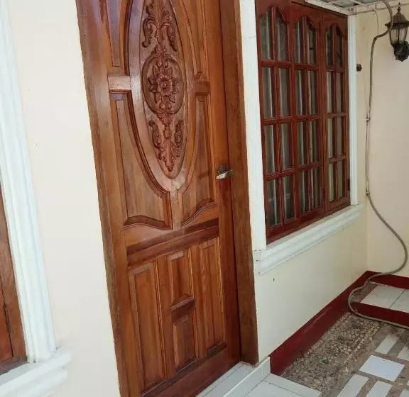 호텔 Lucky Garden Inn