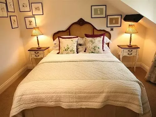 Отель Hare And Hounds