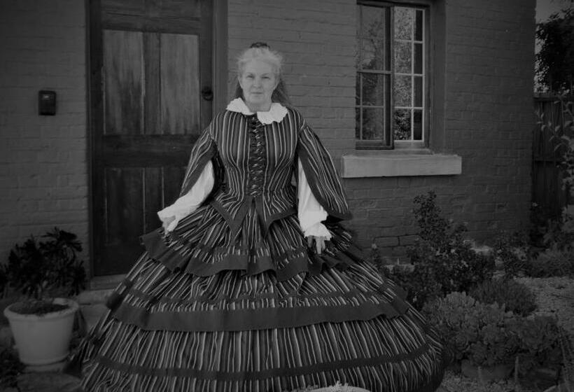 Mulberry Cottage Unique B&b Accommodation