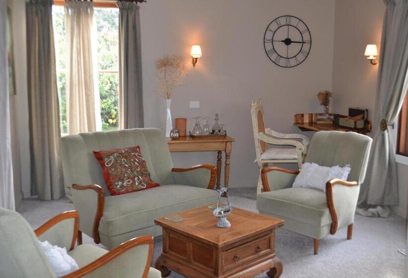 Mulberry Cottage Unique B&b Accommodation