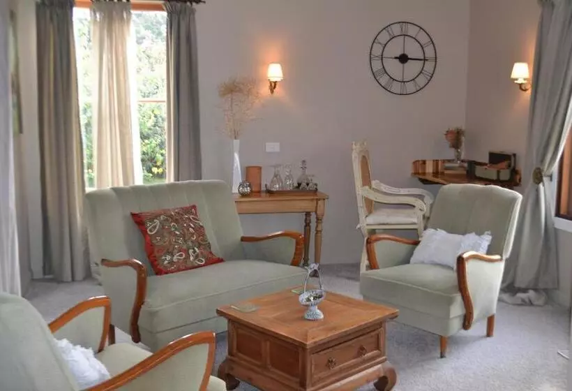 Mulberry Cottage Unique B&b Accommodation