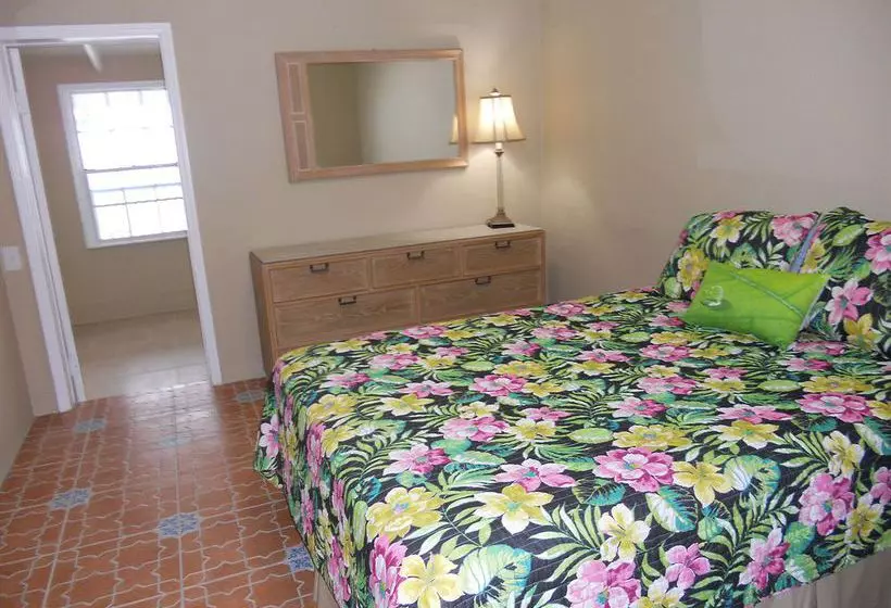استراحتگاه Paradise Cove Cottages