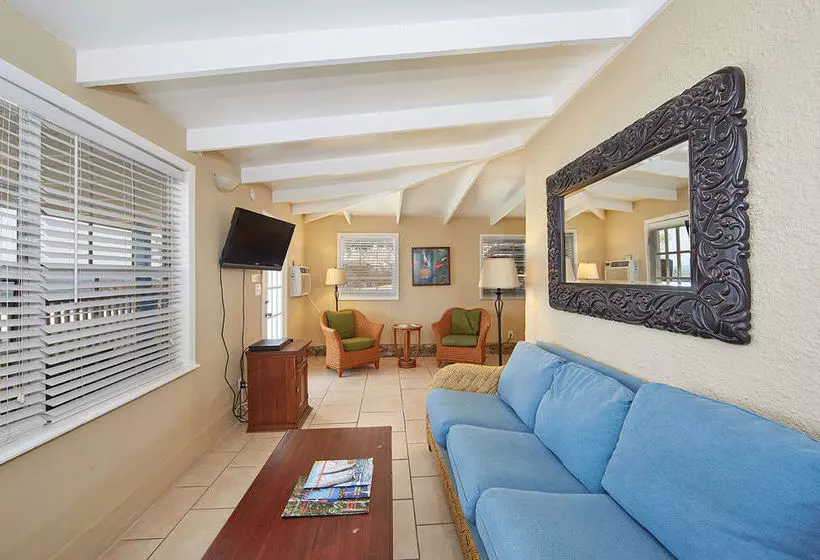 استراحتگاه Paradise Cove Cottages