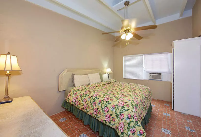 استراحتگاه Paradise Cove Cottages