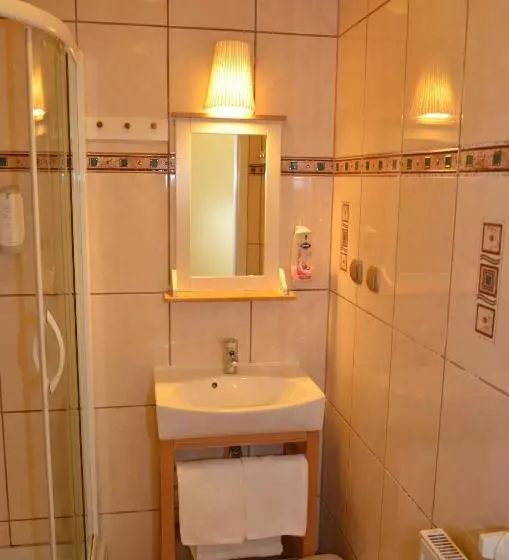 Retkeilymaja Karczma Michelle