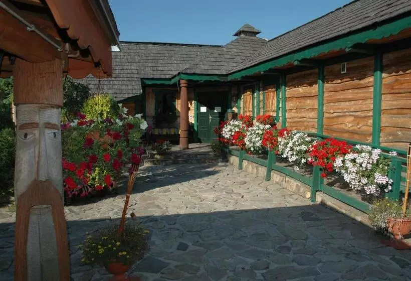 Retkeilymaja Karczma Michelle