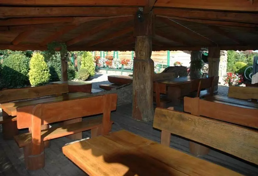 Retkeilymaja Karczma Michelle