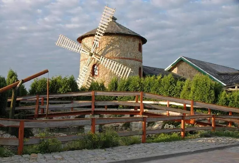 Retkeilymaja Karczma Michelle