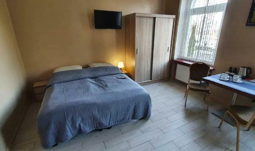 Retkeilymaja Pałac Pod Bocianim Gniazdem