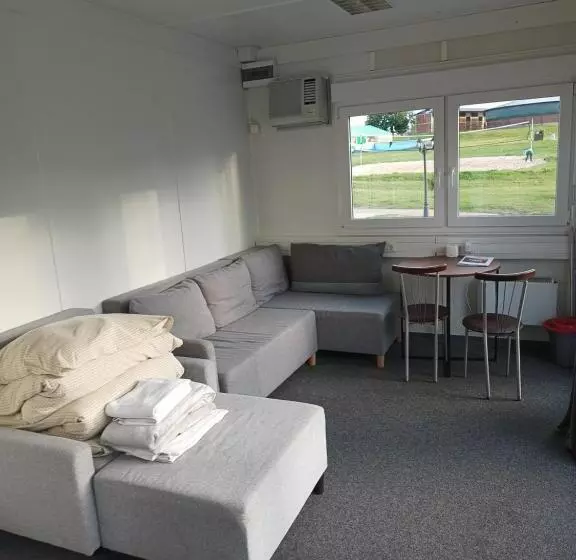 Retkeilymaja Pałac Pod Bocianim Gniazdem