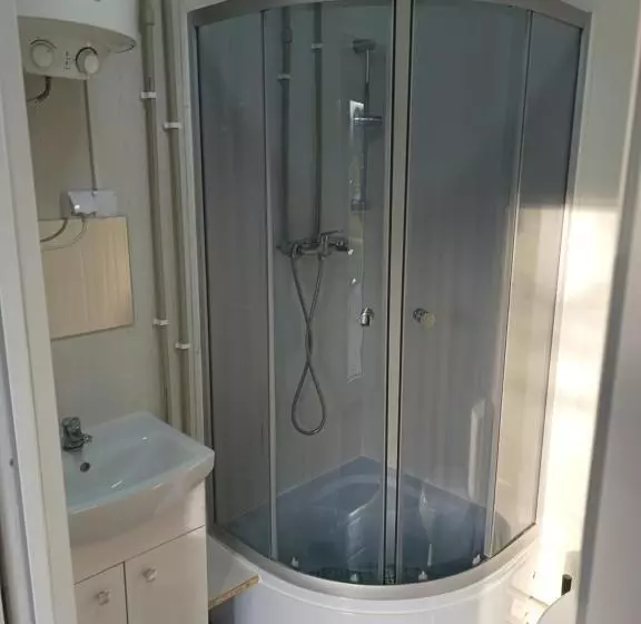 Retkeilymaja Pałac Pod Bocianim Gniazdem