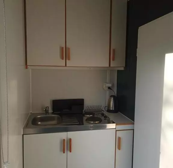 Retkeilymaja Pałac Pod Bocianim Gniazdem