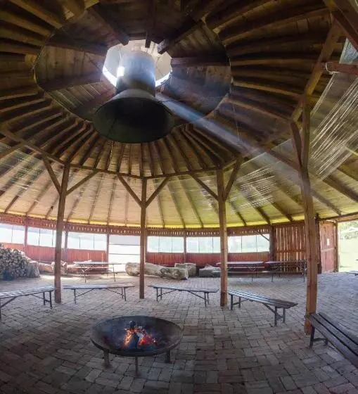 Retkeilymaja Pałac Pod Bocianim Gniazdem