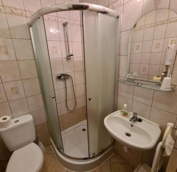 הוסטל Zajazd Motel Staropolski