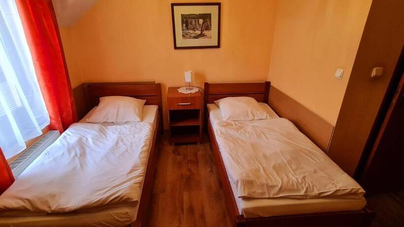 הוסטל Zajazd Motel Staropolski