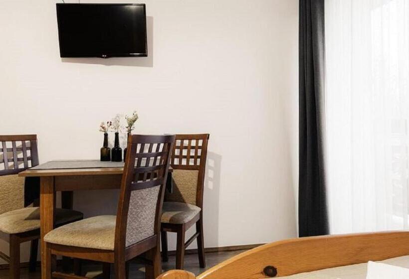 Bed and Breakfast Chata U Bronka