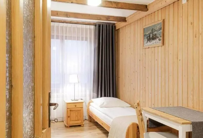 تختخواب و صبحانه Chata U Bronka