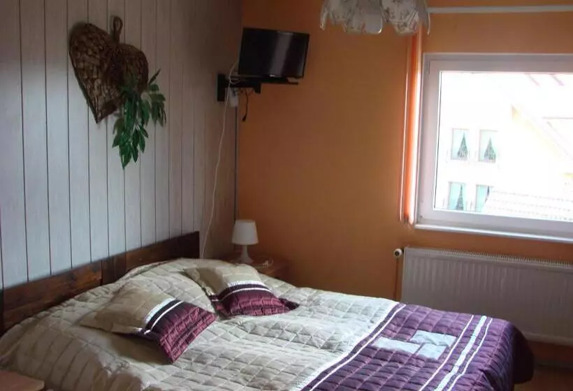 Aamiaismajoitus (B&B) Dom Gościnny Marcela