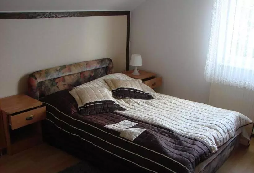 Aamiaismajoitus (B&B) Dom Gościnny Marcela