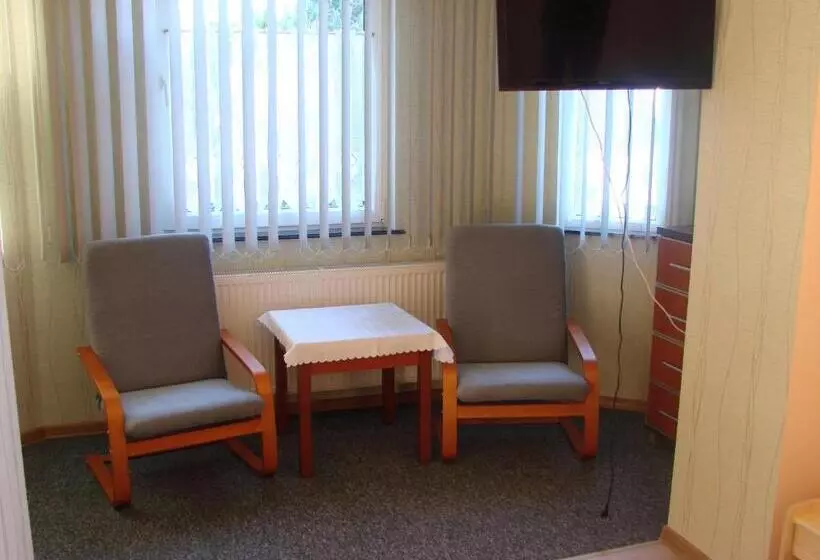 Aamiaismajoitus (B&B) Dom Gościnny Marcela