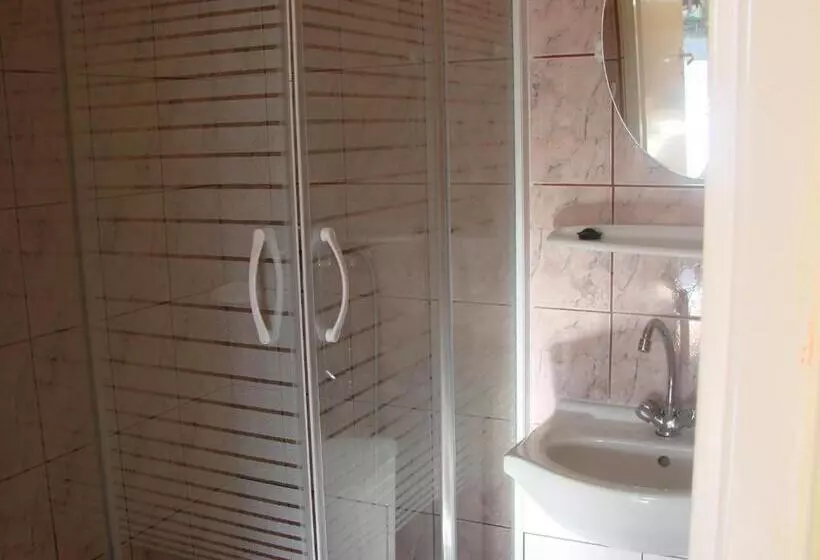 Aamiaismajoitus (B&B) Dom Gościnny Marcela