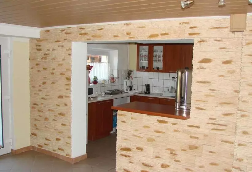 Aamiaismajoitus (B&B) Dom Gościnny Marcela