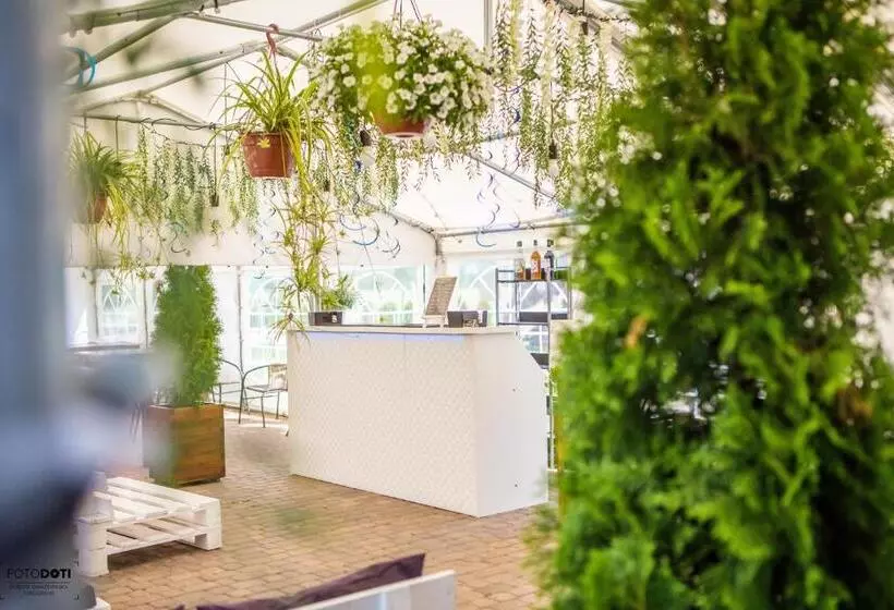 Aamiaismajoitus (B&B) Gościniec Zacisze I Blisko A2 Dąbie Uniejów I Restauracja