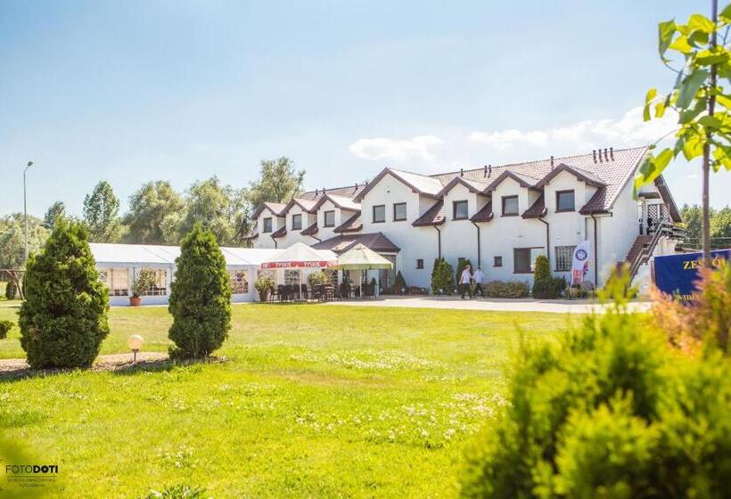 مبيت وإفطار Gościniec Zacisze I Blisko A2 Dąbie Uniejów I Restauracja