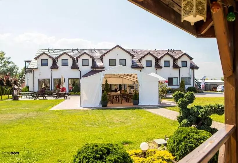 Aamiaismajoitus (B&B) Gościniec Zacisze I Blisko A2 Dąbie Uniejów I Restauracja