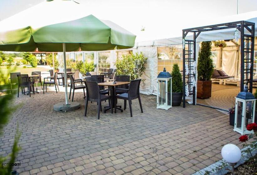 مبيت وإفطار Gościniec Zacisze I Blisko A2 Dąbie Uniejów I Restauracja