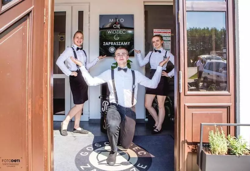 Aamiaismajoitus (B&B) Gościniec Zacisze I Blisko A2 Dąbie Uniejów I Restauracja